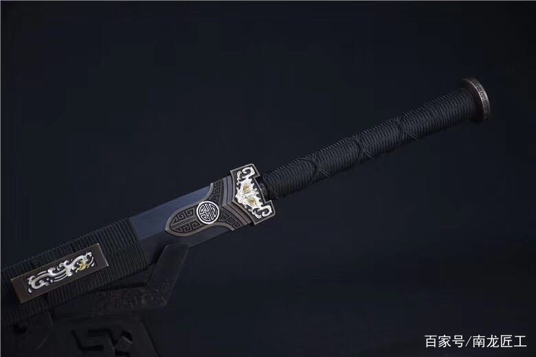 星空综合:制作八冠荣誉室!恒大再现霸气举动,16座冠军奖杯展示供球迷观光(图4) 星空综合