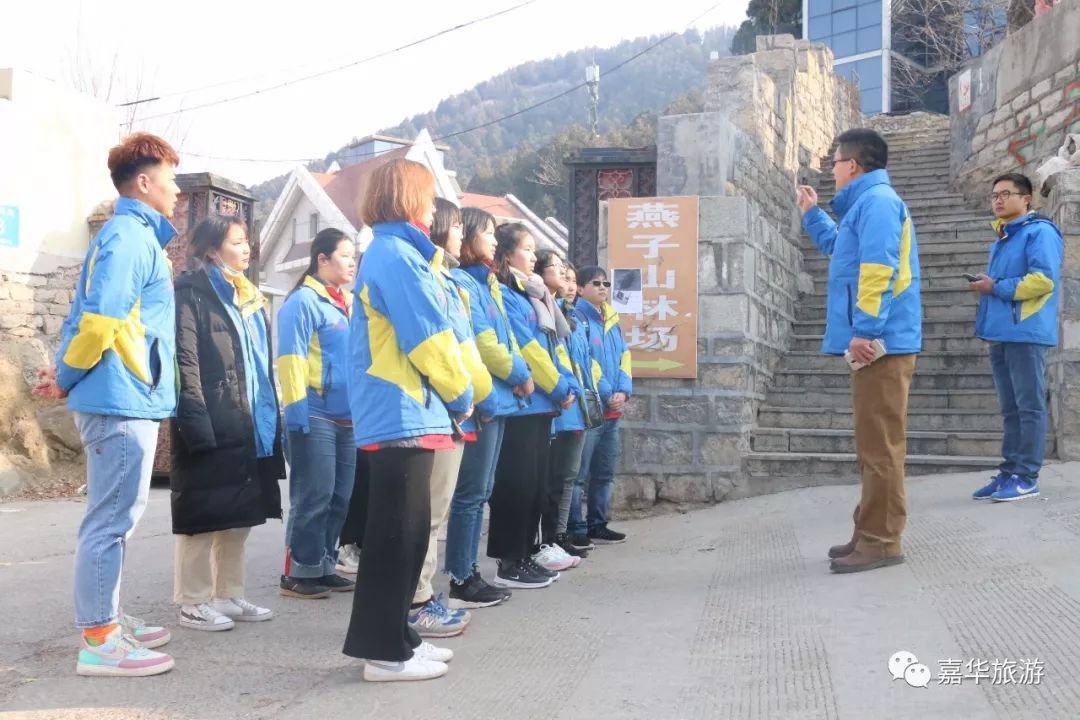 沧滩社区党员志愿者开展卫生整治活动|星空综合